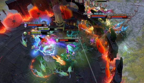 武汉网吧创新海鲜自助服务引领电竞潮流